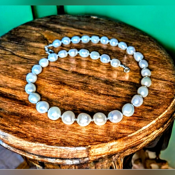 Genuine Pearl Necklace - Picture 4 of 5